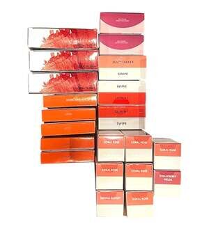 Large 21 Piece Premium Makeup Bulk Lot: Wander Beauty, Stila, IT Cosmetics &Kaja